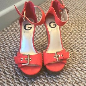 G by guess wedge